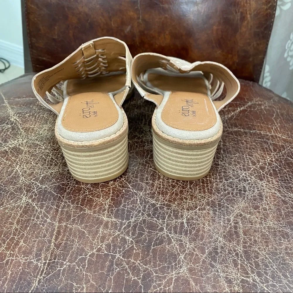 NWOB Euro By Sofft gold espadrille sandals 8 1/2 M